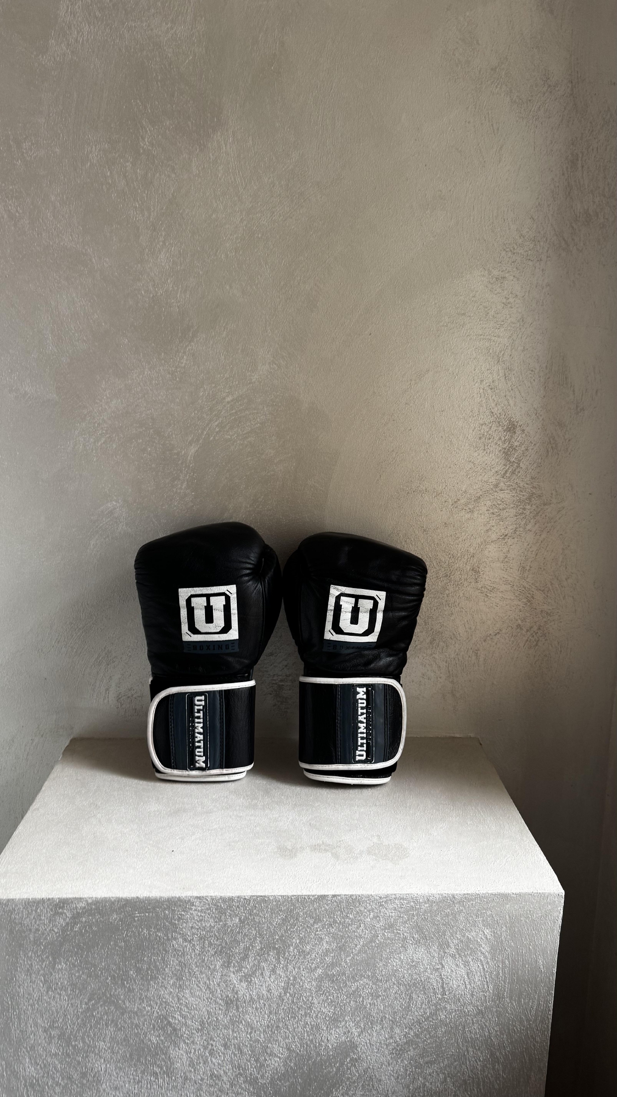 Ultimatum boxing gloves